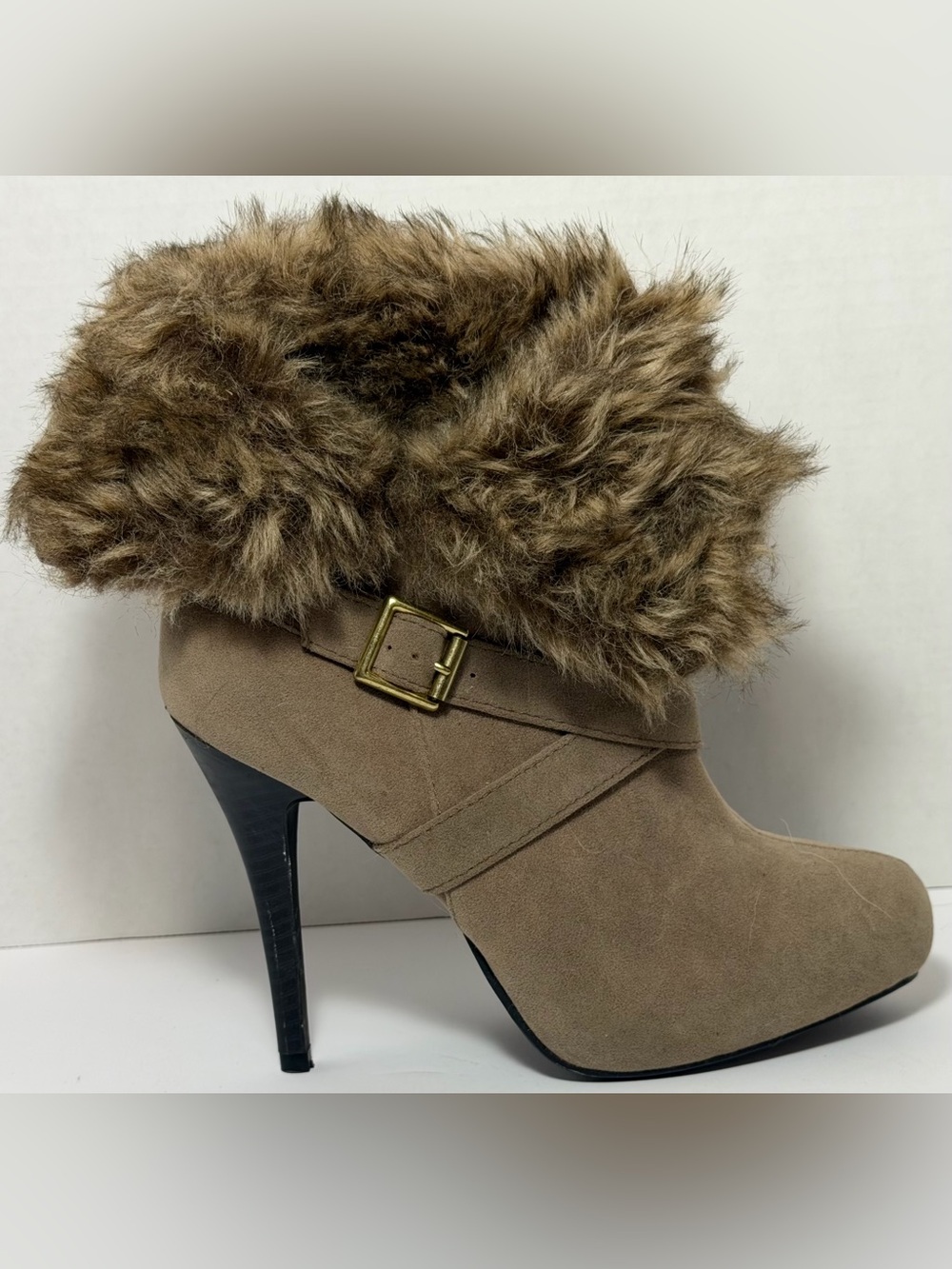 Rue21 etc! Tan Faux Fur Cuff Buckle High Heel Ankle Boots Size L (8/9)
